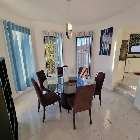 Phoenix In Secret Valley Villa