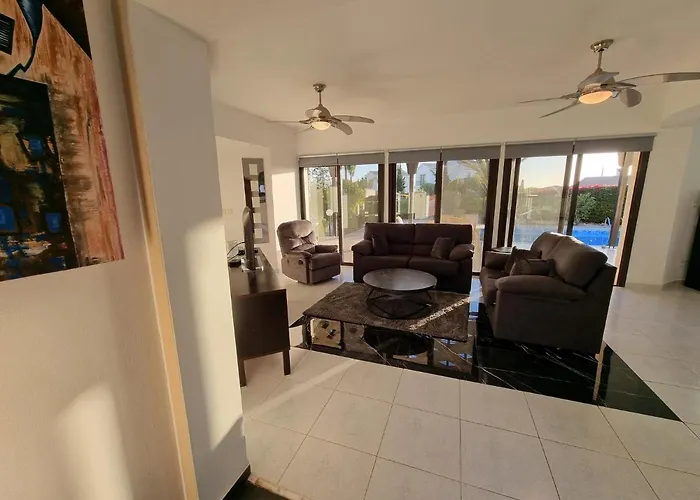 Phoenix In Secret Valley * Πάφος