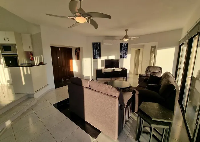 Phoenix In Secret Valley Villa