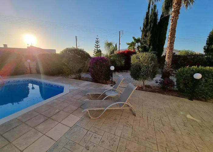 Phoenix In Secret Valley Villa