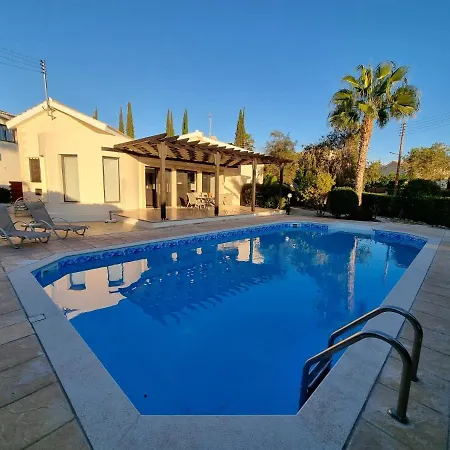 Phoenix In Secret Valley Villa *